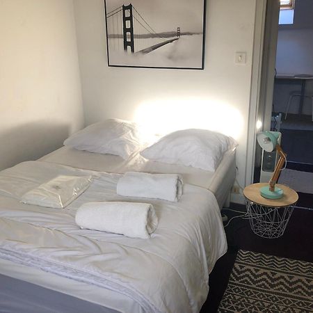 Le Victor Hugo 4 D Et Sa Pizza Offerte Appartement Aurillac Buitenkant foto